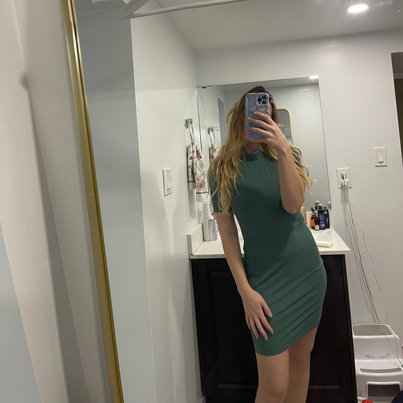 Lululemon all aligned ribbed short sleeve dress size 6 medium forest green - Picture 5 of 10